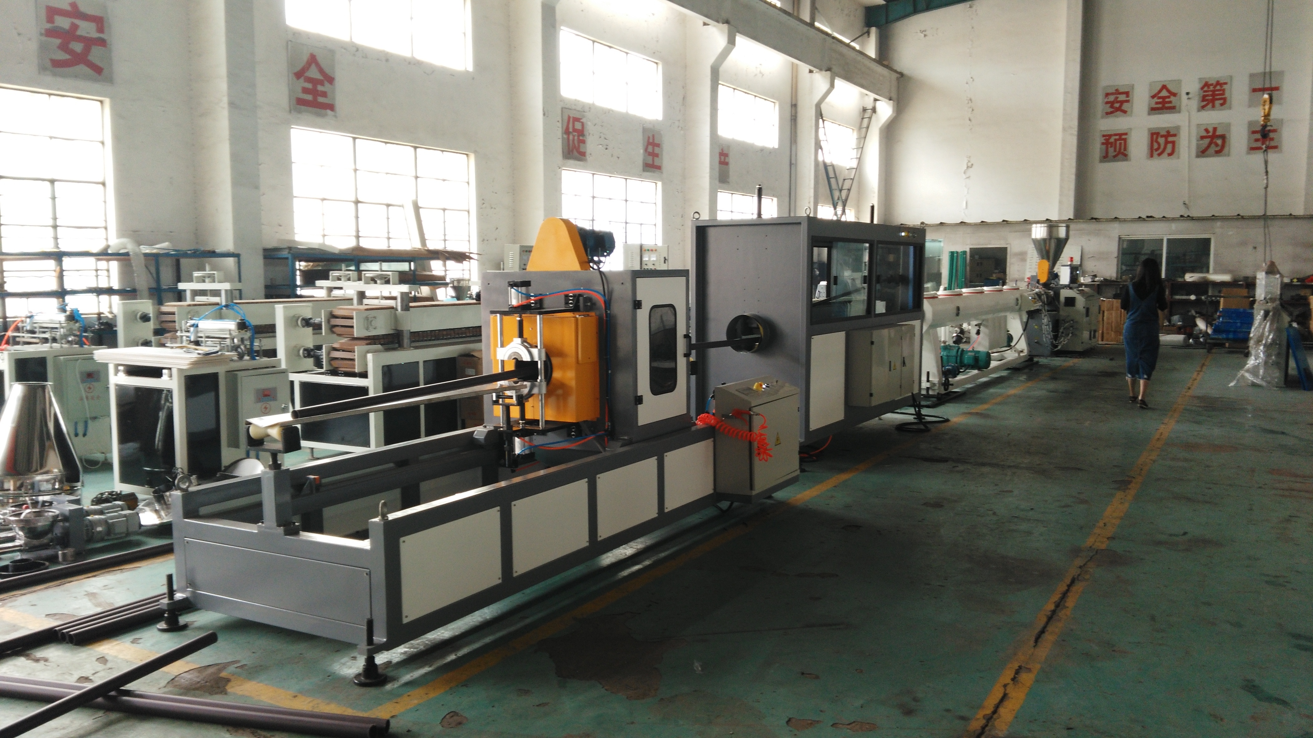 Laatste bedrijfscasus over PVC-buizen-extruderingslijn DN110DN250