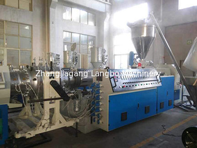 Kegel Tweeling de Pijp van Schroefpvc Productiemachine met Belling-Machine