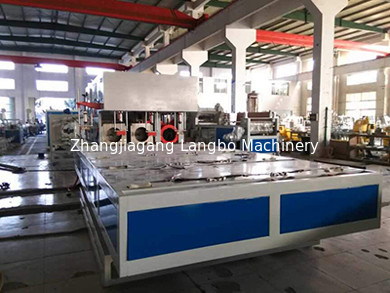Kegel Tweeling de Pijp van Schroefpvc Productiemachine met Belling-Machine