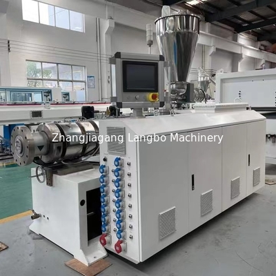 PLC-besturing PVC-pijpproductielijn hoge output en productiviteit