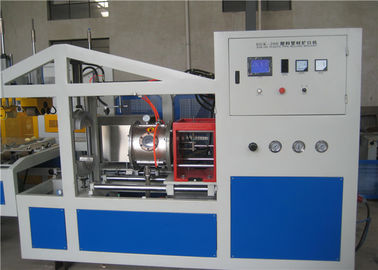 Kleine pvc-pijpklokmachine voor 16-50 mm met aanraakschermbesturing