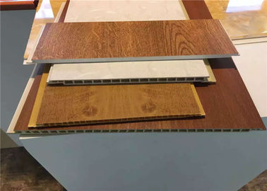 De Muurcomité van hoog rendementpvc Automatische Controle 300MM van de Uitdrijvingslijn Profielgrootte