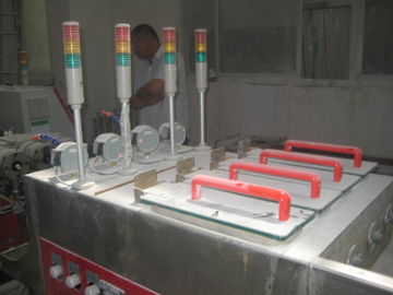 Duurzaam pvc Vier leidt Productiemachine 250KG/H/350KG/H-Capaciteits Dubbele Schroef door buizen