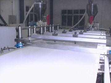 Isolatie van de het schokbestendige pvc-van de de Uitdrijvingslijn van de Schuimraad Weer de Bestand Hitte