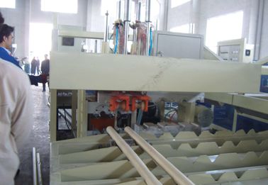 Kleine pvc-pijpklokmachine voor 16-50 mm met aanraakschermbesturing