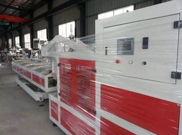 Online volledig automatische plastic PP PE PVC-pijp snijmachine met haul-off systeem