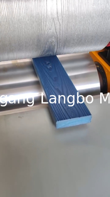 Machine voor het maken van houten plasticschermdeuren met samengesteld laminaat / embossingmachine