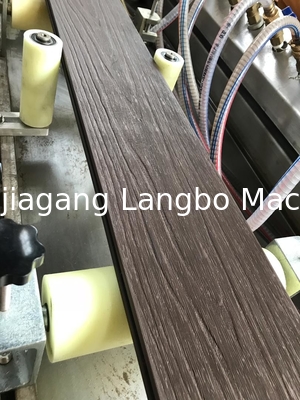 Machine voor het maken van houten plasticschermdeuren met samengesteld laminaat / embossingmachine