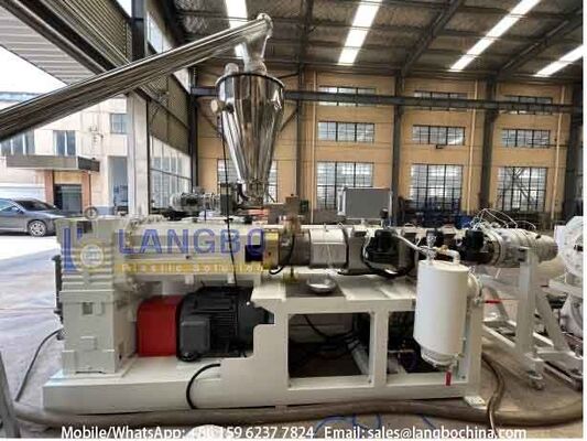 50-200mm PVC-U-buis-extrusielijn met 80/156 55kw geïntegreerde versnellingsbak en -motor
