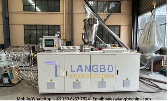50-200mm PVC-U-buis-extrusielijn met 80/156 55kw geïntegreerde versnellingsbak en -motor