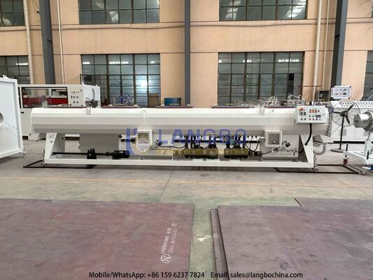 50-200mm PVC-U-buis-extrusielijn met 80/156 55kw geïntegreerde versnellingsbak en -motor