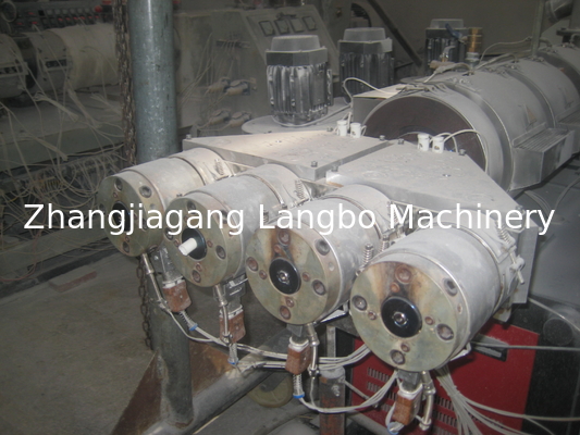 Hoge efficiëntie 16-32 mm UPVC CPVC PVC leidingpijp maken machine / PVC pijp extrusie lijn met conische tweeling schroef extruder Plastic watervoorziening pijp