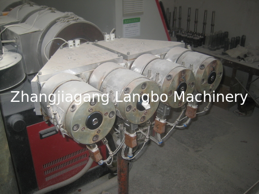 Hoge efficiëntie 16-32 mm UPVC CPVC PVC leidingpijp maken machine / PVC pijp extrusie lijn met conische tweeling schroef extruder Plastic watervoorziening pijp