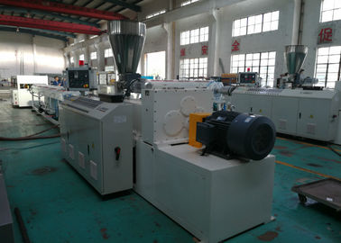 De multi Plastic Buis die van Laagpvc Machine met Kegel Tweelingschroefextruder maken