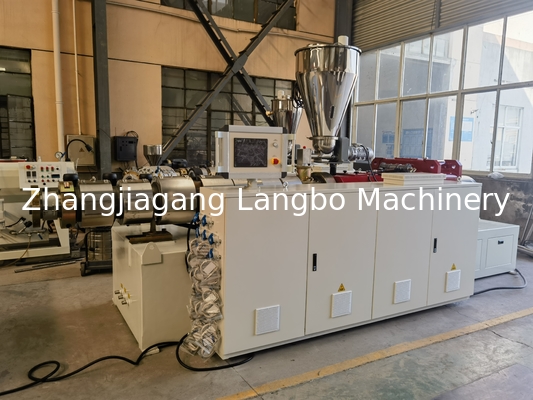 Productielijn voor PVC-profielprofielmachine met automatische bewerkingsmachine 1200 mm PVC-plafondpaneelmachine