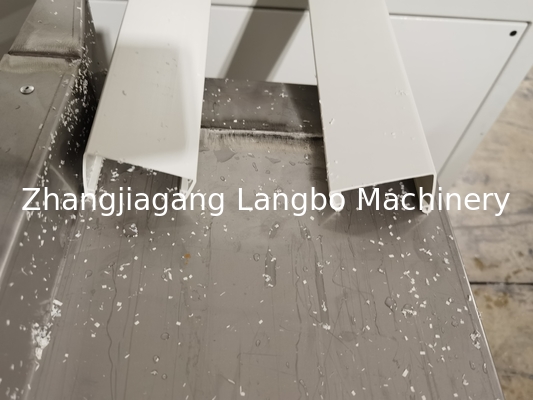PVC-profiel-extrusielijn PVC-kabel-trunkingmachine PVC-profiel-extrusielijn