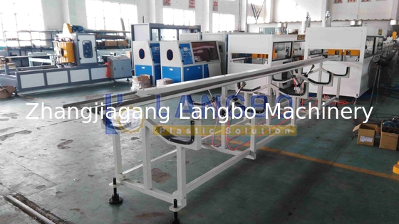 Plastic PVC CPVC UPVC Water Electrical Conduit Pipe Tube Extrusion Production Line Machine met extruder Haul Off Cutting
