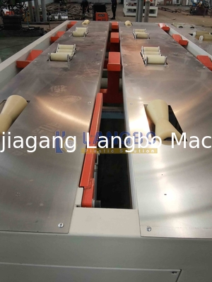 Plastic PVC CPVC UPVC Water Electrical Conduit Pipe Tube Extrusion Production Line Machine met extruder Haul Off Cutting