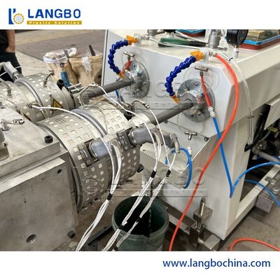 Automatische twee-schroef pvc-pijpmachine, pvc-slang productielijn