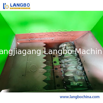 Industrieel PE/PP/PC Lump Pipe Filmzakjes Flessen Drum Papier Afval Hergebruik Plastic Shredding Machine Recycling Crusher Double/Single Shaft Shredder