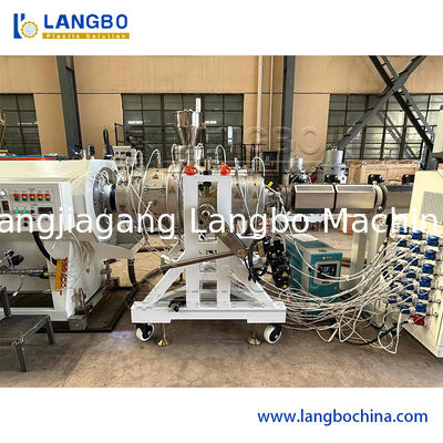 Geavanceerde Volautomatische PVC PE Plastic Slang Buizen Maakmachine Apparatuur Met PLC Touchscreen Besturing