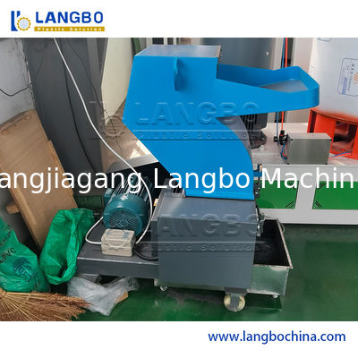 Industriële afvalmachine voor het versnipperen van flessen voor huisdieren Productielijn voor het breken van plastic flessen