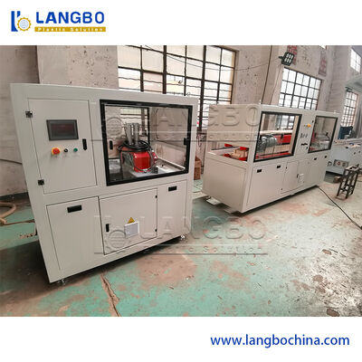 Hoge van de het Profieluitdrijving van Outputpvc Lijn 300MM de Capaciteit van de Profielgrootte 250KG/H