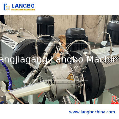 Productielijn voor extrudering van kunststofprijsstrook PVC-profiel extruder PVC-prijstaghouder-machine