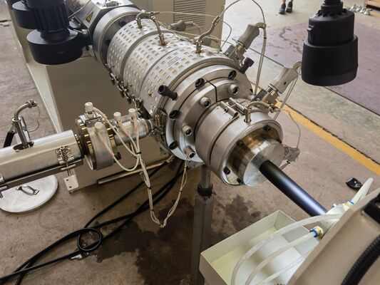 Plastic PE HDPE PPR Water Gas Oil Supply Pipe Extrusion Production Line Single Screw Extruder Pipe Making Machine