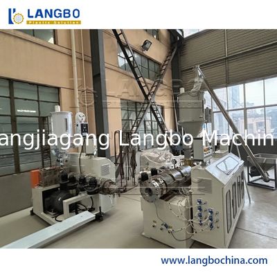 Architecturale WPC-Lijn 240MM van de Profieluitdrijving de Motormacht van de Productgrootte 37KW