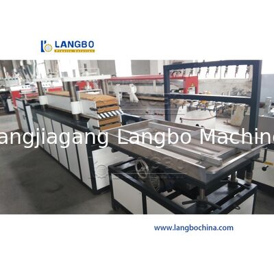 Machines/extruders voor het maken van PVC-plafondpanelen van kunststof