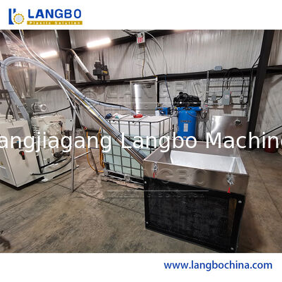 55/110 Conical Twin Screw Extruder PVC Profile Extrusion Line voor 1180 mm kabelstam met 22 kW motorvermogen