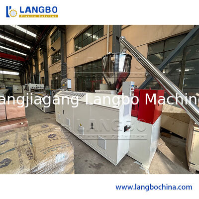 PVC PP PE Hout Plastic WPC Profiel Extrusie Wandpaneel Dekbedekking en Venster Deur Frame Productie Lijn