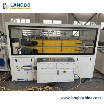 3-laags co-extrusie PPR-buizen extrusielijn met een capaciteit van 350 kg/u en  PLC-besturing