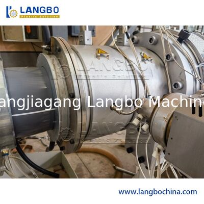 Hoog geavanceerde PVC HDPE PE Plastic Pipe Making Machine 315mm Extrusion Line Machine