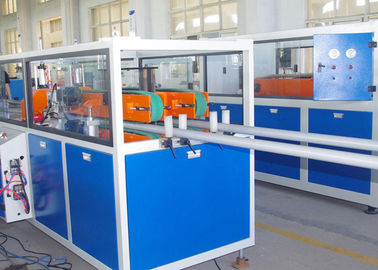 De professionele Hdpe Lijn van de Pijpuitdrijving, de Uitdrijvingsmachine van de Middelgrote Grootte Plastic Pijp