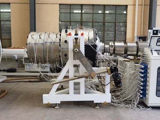 Geavanceerde grote diameter 400-710 mm plastic UPVC productiemachine fabriek in China