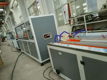 Het tweeling van de het Profieluitdrijving van Schroefpvc Trunking van de de Machine Elektrokabel Maken