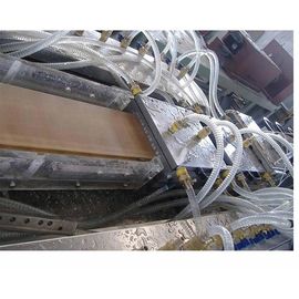 Professionele productielijn voor het extruderen van hout-plasticprofielvloeren met composietbord