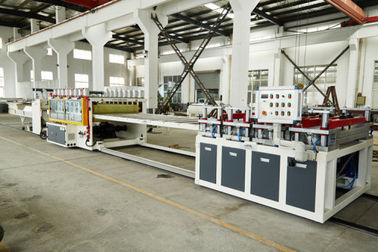 Pvc-Profielmachine met Rubber Flexibele het Verzegelen Strookuitdrijving voor Deur