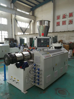 Aangepaste pvc-Buisuitdrijving die tot Machine maakt Hoge Precisie