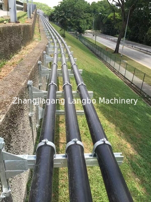 Productielijn voor PE-HDPE-buizen met 11 meter vacuümtank en planetary cutter