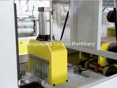 Automatische kegelvormige twee-schroef-extruder van kunststof WPC PVC plafondpaneel van triplexplank/vensterprofiel/deurframe-extrusie-machine/productielijn