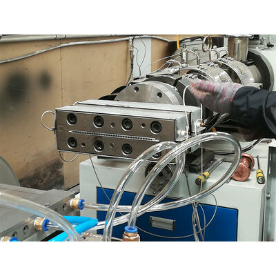 Motor Power Volledig Automatische PVC Plastic Profile Extrusion Productie Lijn Voor Top-notch Productie
