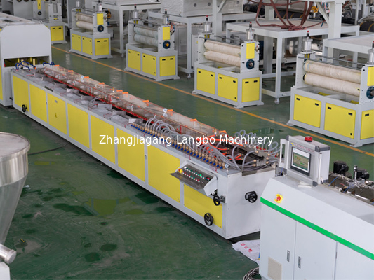 Siemens Motor Power Volledig Automatische PVC Plastic Profile Extrusion Productie Lijn Voor Top-notch Productie