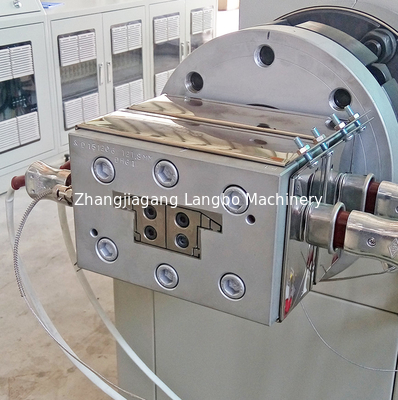 Energiezuinige extrusie-machine Houtproductie-systeem voor PVC-ruiten